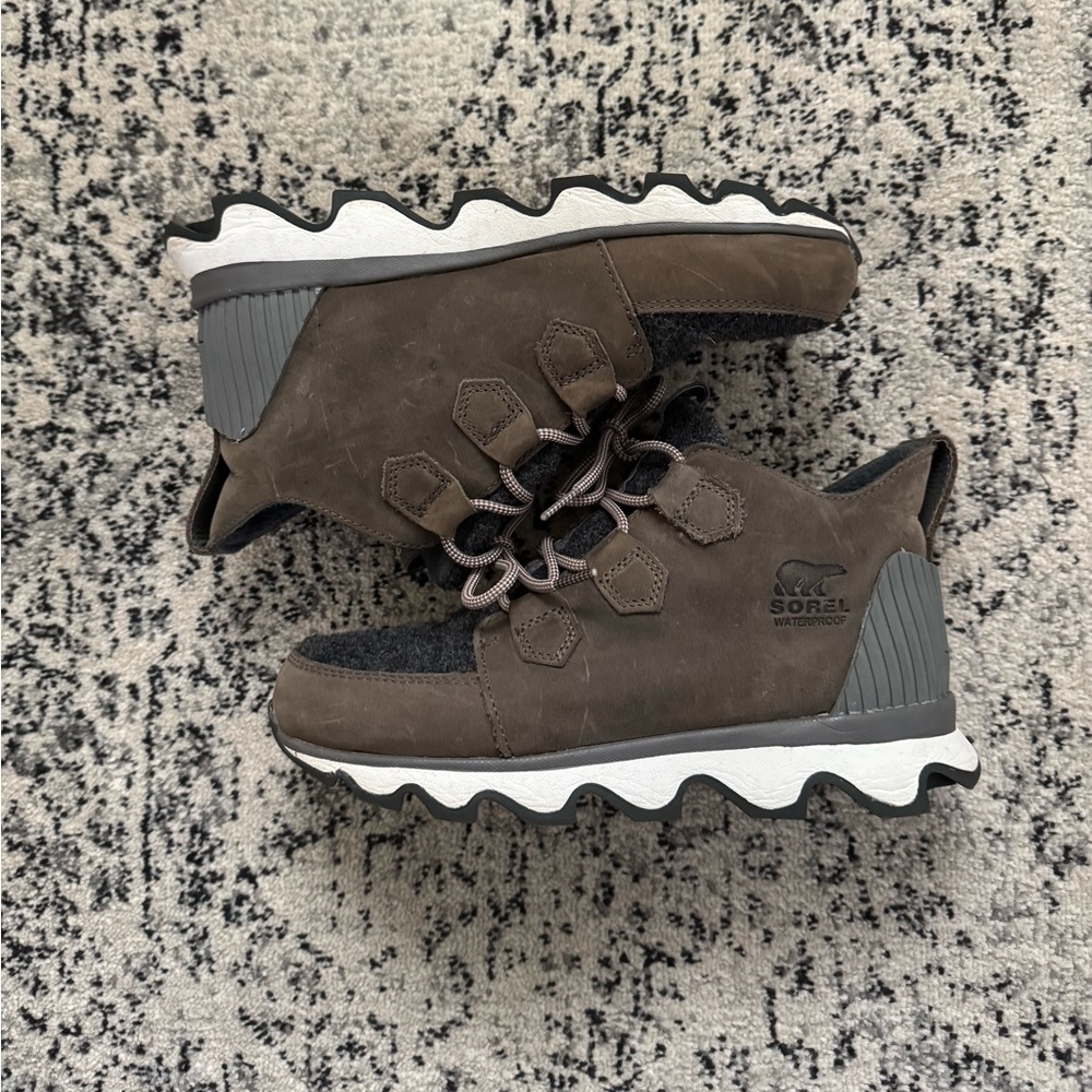 SOREL Kinetic Caribou Snow Boot Waterproof Boot Size 8
